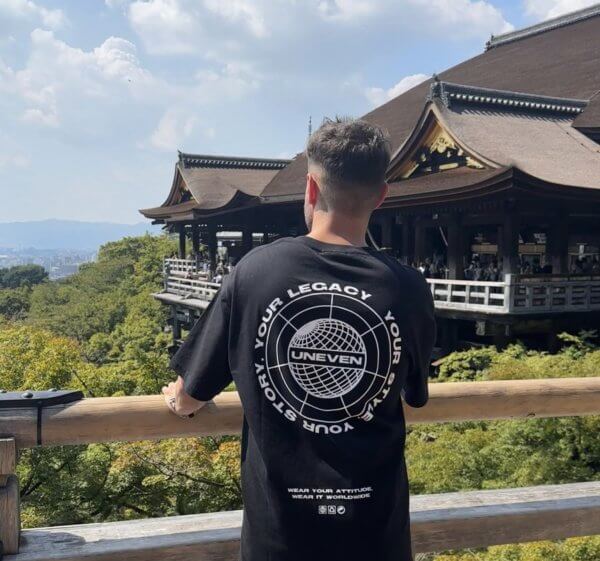 Legacy T-Shirt (Black) - Imagen 2